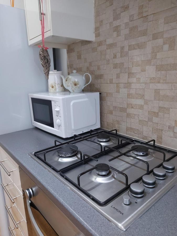 Lux Apartment In Gatwick Crawley  Ngoại thất bức ảnh