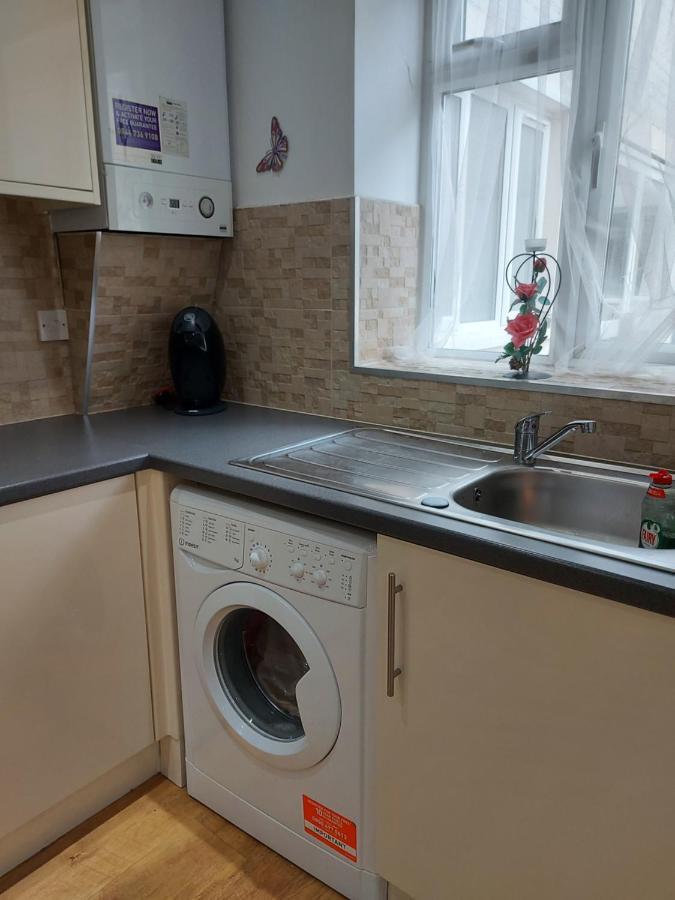Lux Apartment In Gatwick Crawley  Ngoại thất bức ảnh