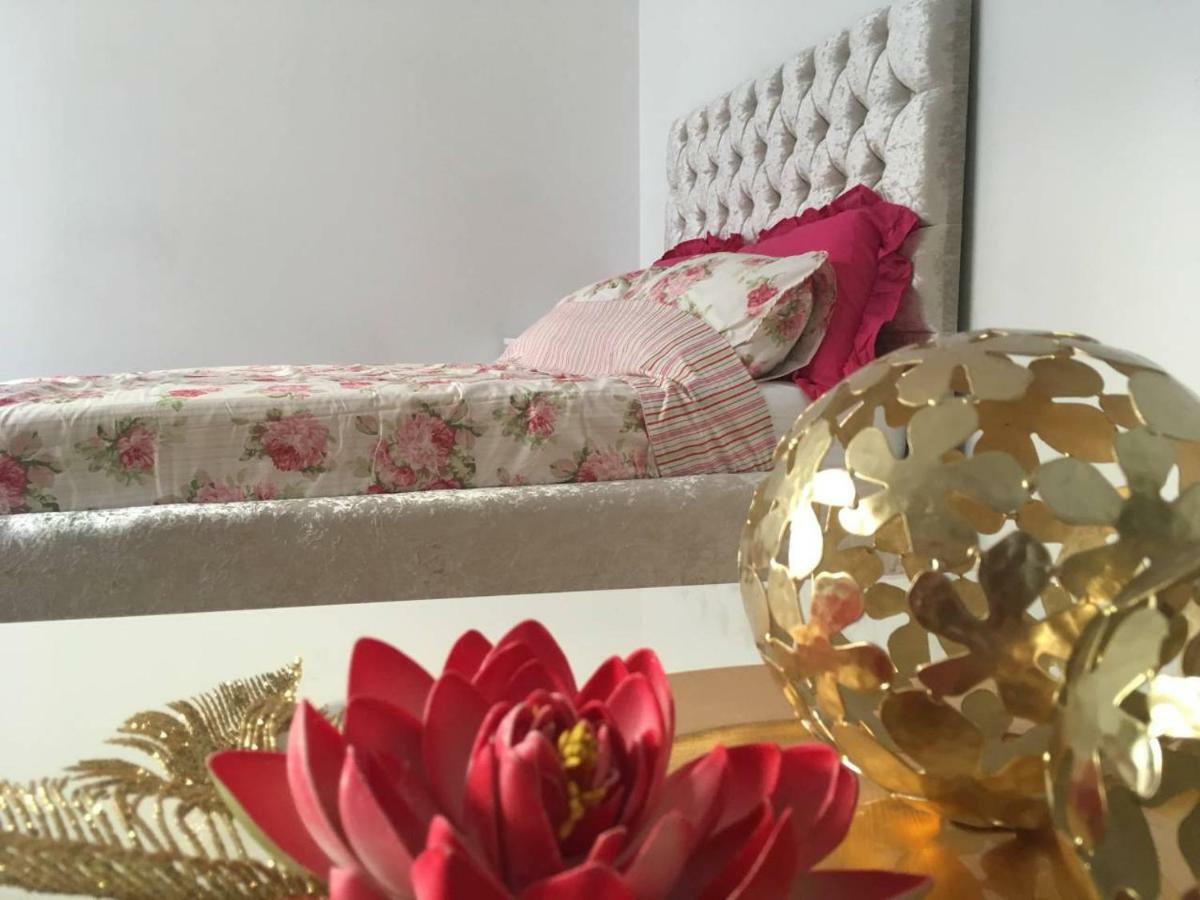 Lux Apartment In Gatwick Crawley  Ngoại thất bức ảnh