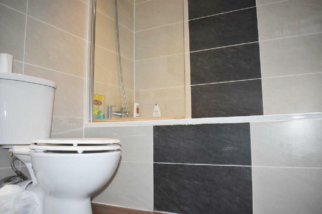 Lux Apartment In Gatwick Crawley  Ngoại thất bức ảnh